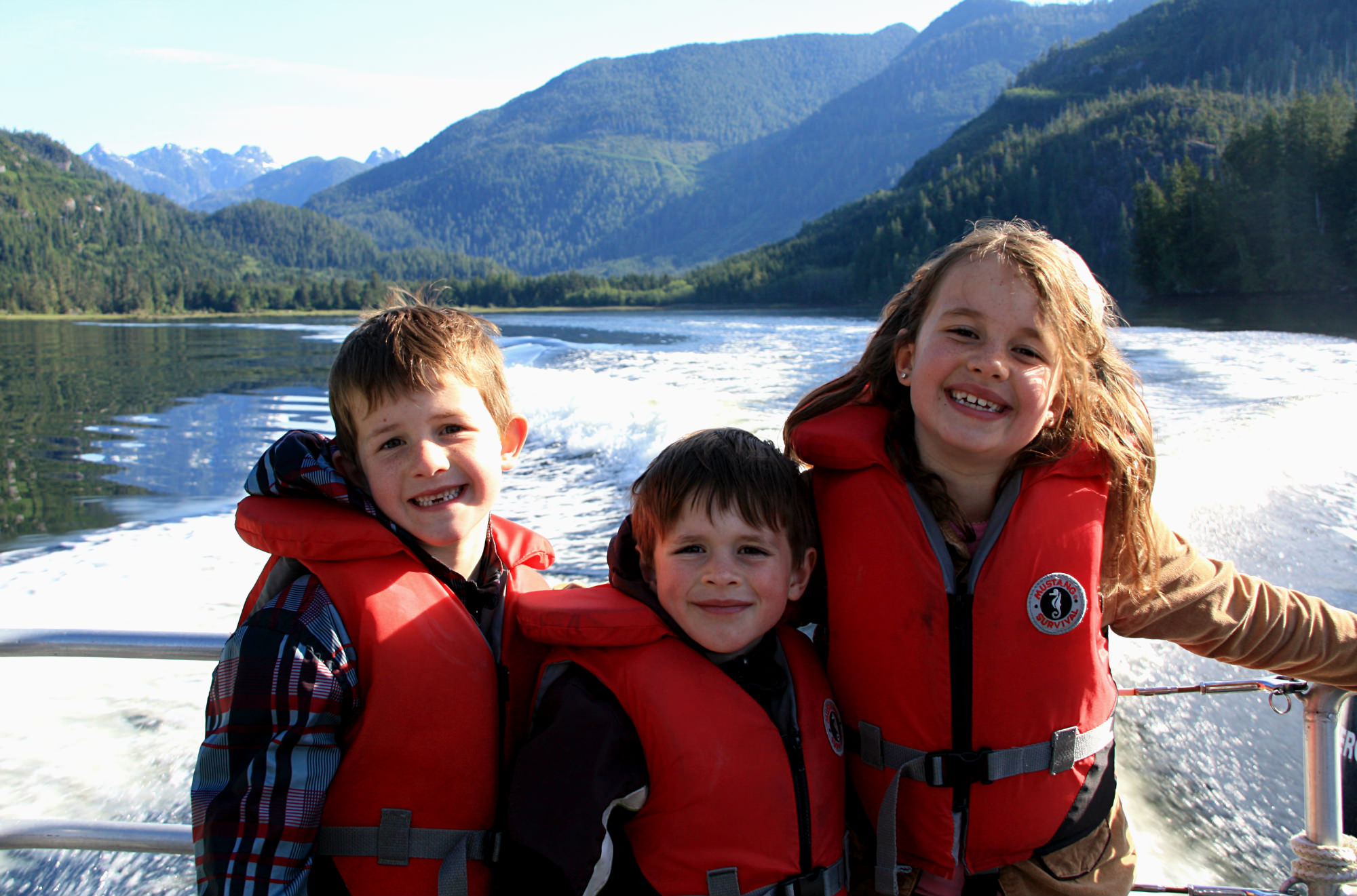 Bear Watching, Tofino, Tofino Bear Watching, West Coast Aquatic Safaris, Wildlife Tours Tofino, Vancouver Island, Traveling Islanders, Vancouver Island bear tours