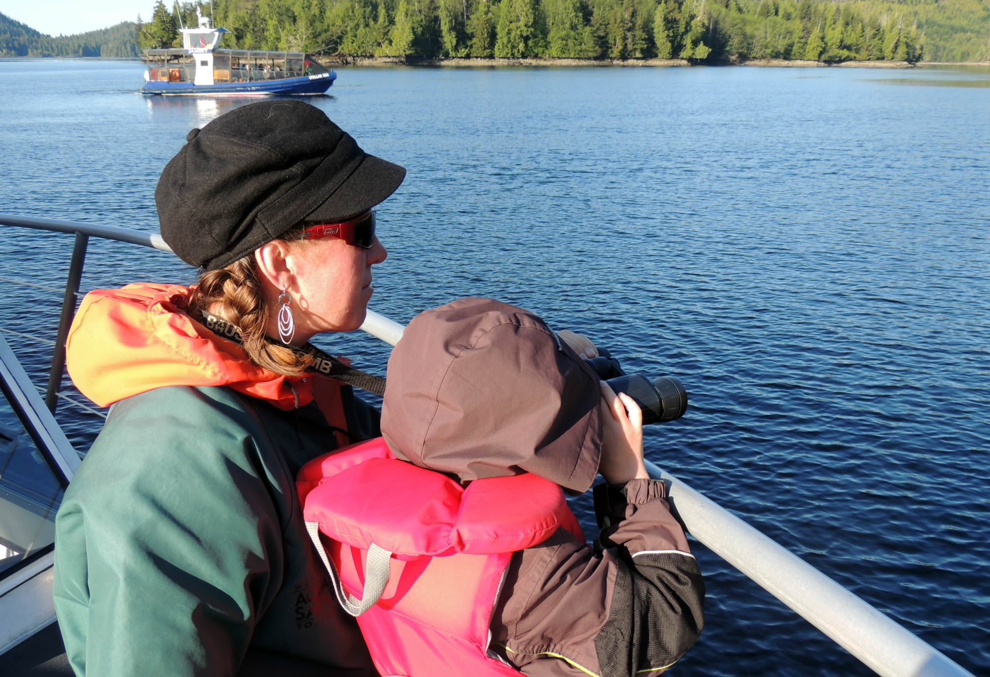 Bear Watching, Tofino, Tofino Bear Watching, West Coast Aquatic Safaris, Wildlife Tours Tofino, Vancouver Island, Traveling Islanders