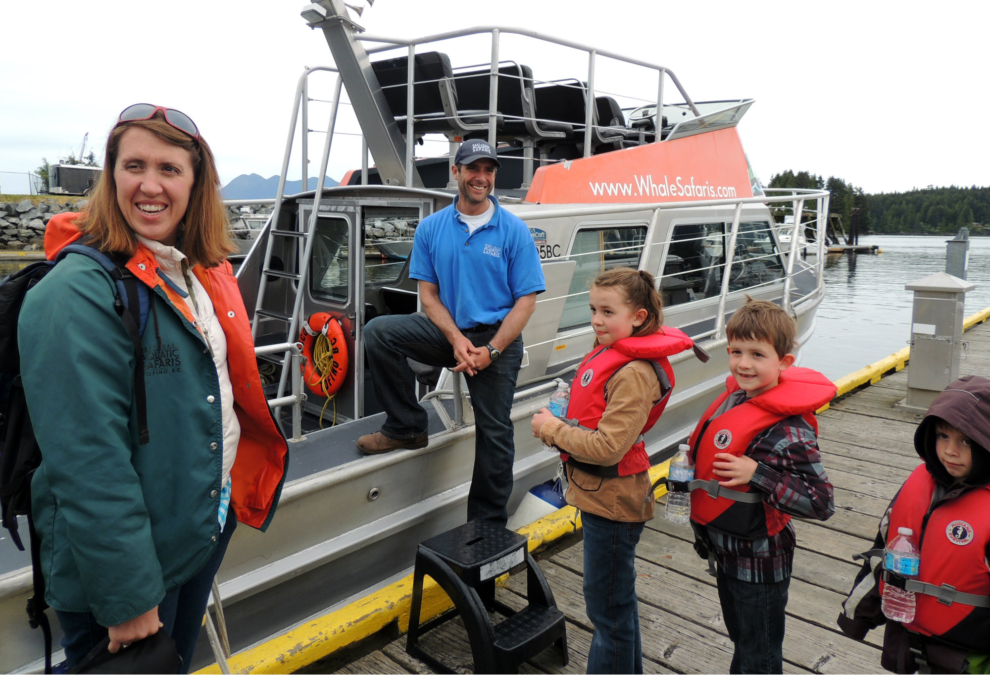 Bear Watching, Tofino, Tofino Bear Watching, West Coast Aquatic Safaris, Wildlife Tours Tofino, Vancouver Island, Traveling Islanders