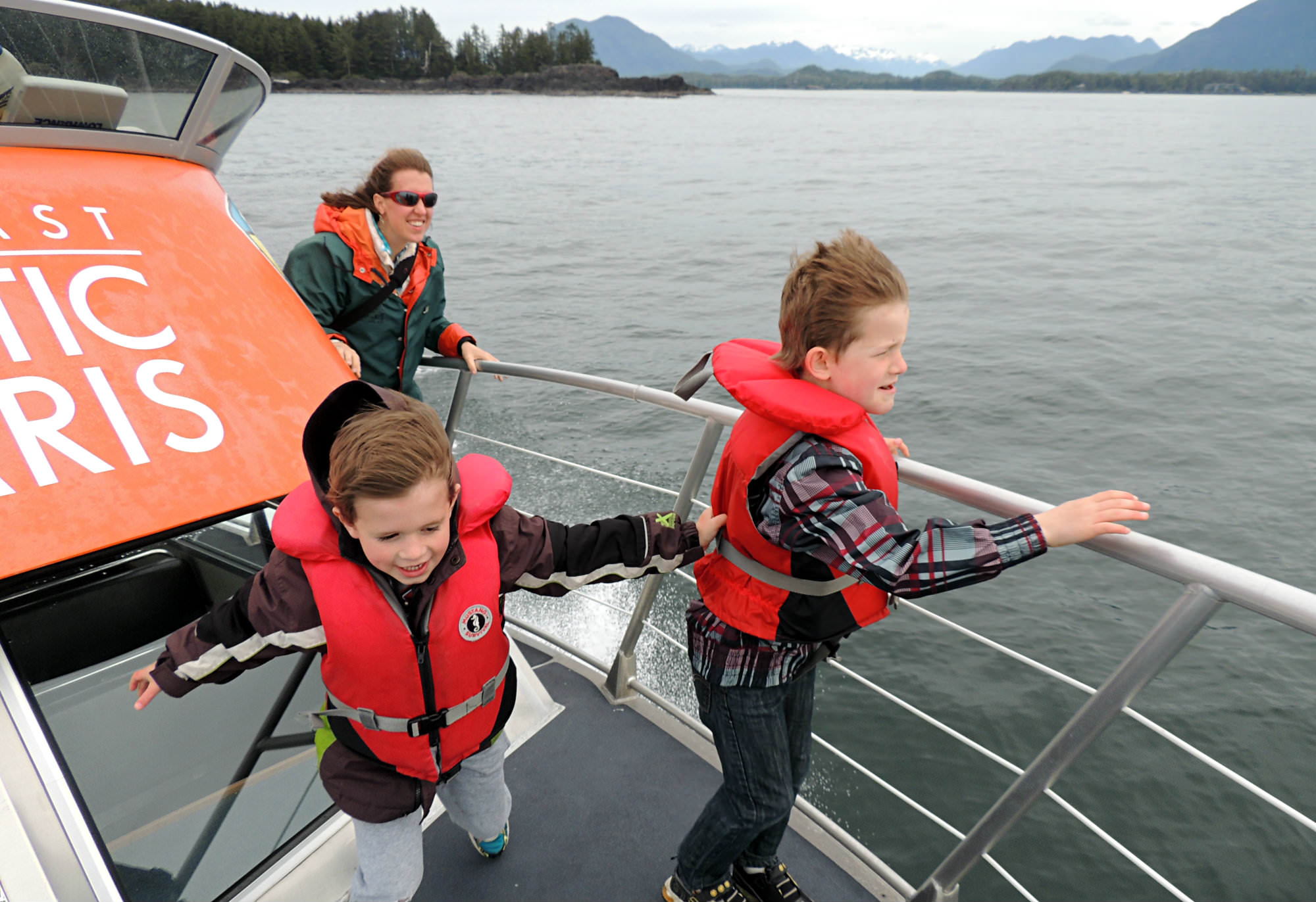 West Coast Aquatic Safaris, Whale Watching Tofino, Tofino, Bear Watching Tofino, Whale Watching Tour Companies in Tofino, Vancouver Island whale watching, Traveling Islanders, Safest Tofino whale watching company