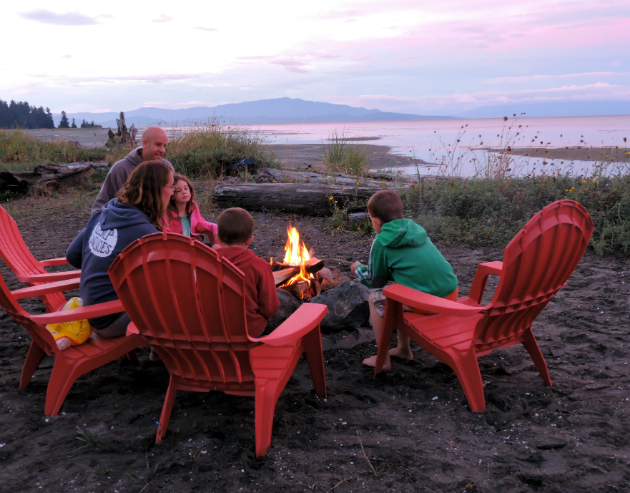 Beach Acres Resort, Vancouver Island, campfire, family vacation