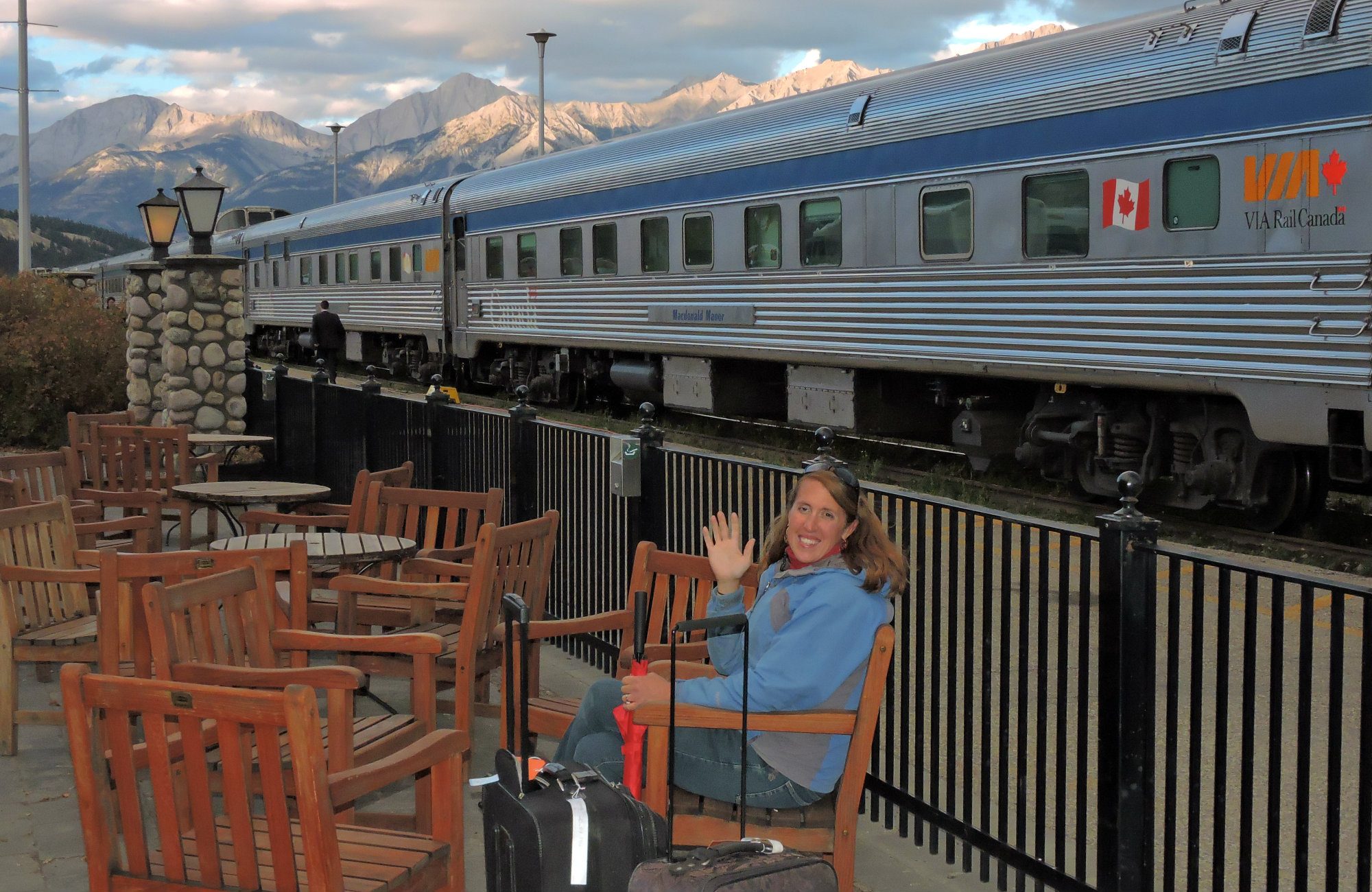 VIA Rail Dining, VIA Rail, Sleeper Train, Canadian sleeper train, Rocky Mountaineer, VIA Rail, Beds on VIA Rail, Jasper train, Canadian Rockies Train, What's it like to sleep on a train, sleeping on a train, beds on a train, VIA rail beds,