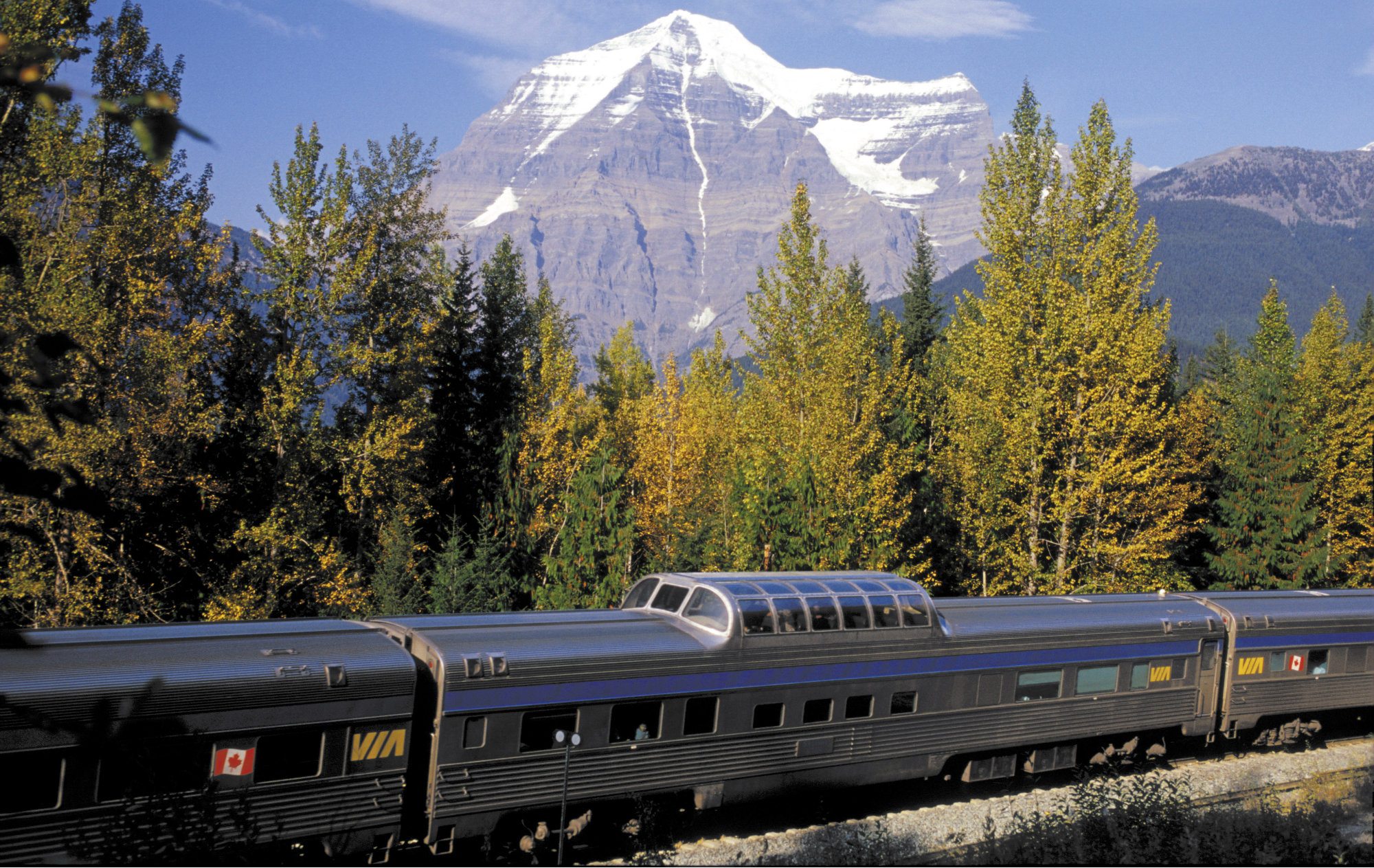 VIA Rail, Sleeper Train, Canadian sleeper train, Rocky Mountaineer, VIA Rail, Beds on VIA Rail, Jasper train, Canadian Rockies Train, What's it like to sleep on a train, sleeping on a train, beds on a train, VIA rail beds, 
