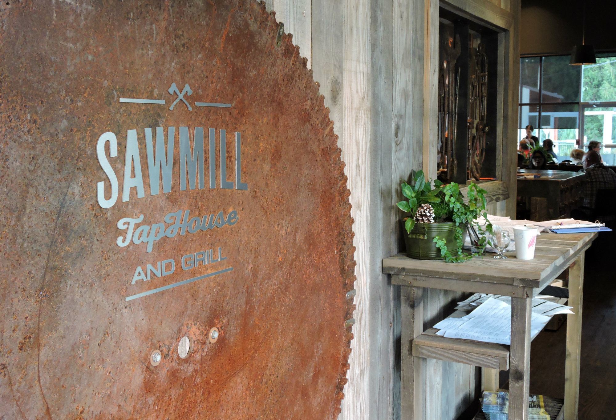 Sawmill Taphouse, Sawmill restaurant, Sawmill Chemainus, Sawmill Taphouse Chemainus, Chemainus Restaurants, Cowichan Valley Restaurants.