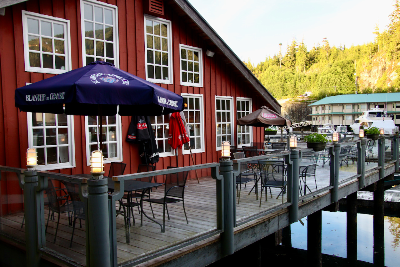 Telegraph Cove, Killer Whale Cafe, Old Saltery Pub, North Island