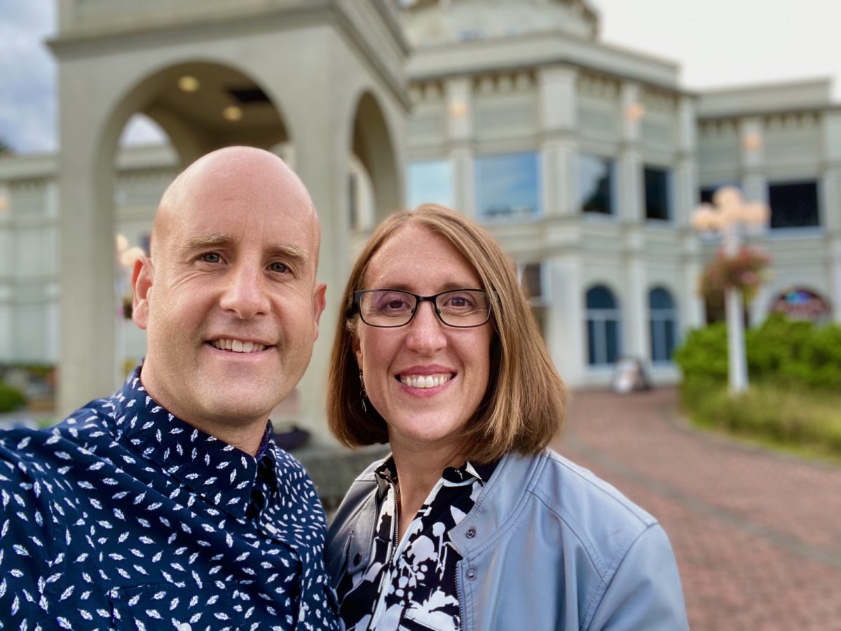 Traveling Islanders Jay And Gretta Kennedy